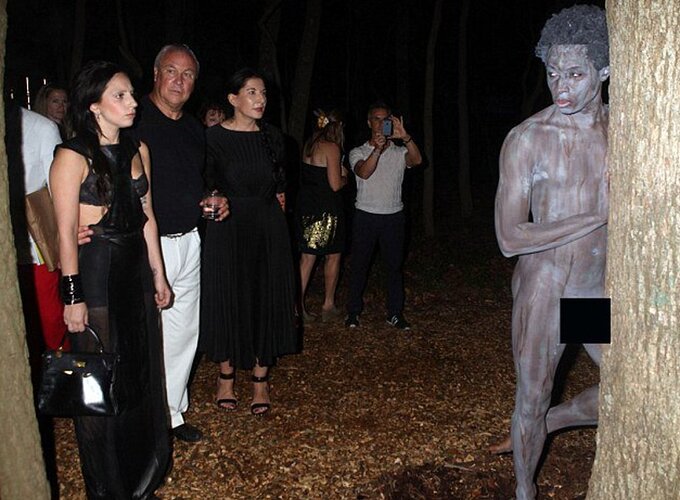 lady-gaga-marina-abramovic-robert-wilson-look-on-at-nude-black-man-at-Devils-Heaven-benefit-for-Watermill-Center-Hamptons-New-York